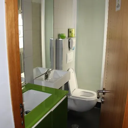 Hostel B.a.